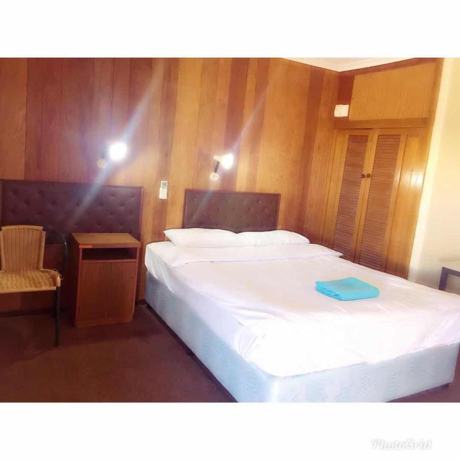 Meekatharra Hotel ภายนอก รูปภาพ